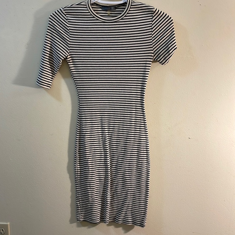 Very skinny pencil dress! Brand: Soprano, Size: XS